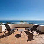 Beachfront Penthouse - El Mirador De Bermuda Apartment