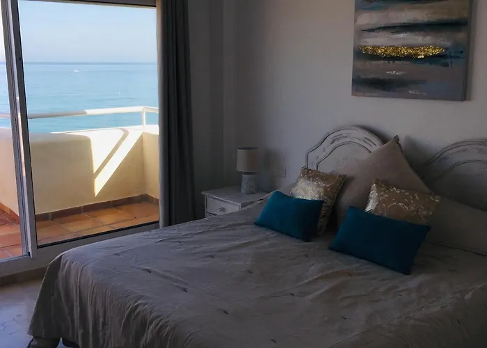 Beachfront Penthouse - El Mirador De Bermuda Beach Apartamento