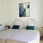 Beachfront Penthouse - El Mirador De Bermuda Apartment