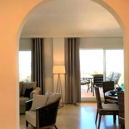 Beachfront Penthouse - El Mirador De Bermuda Beach *