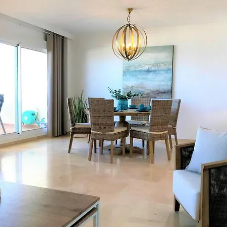 Beachfront Penthouse - El Mirador De Bermuda Beach