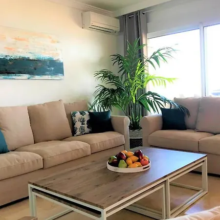 Beachfront Penthouse - El Mirador De Bermuda Beach Apartment