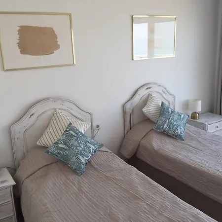 Beachfront Penthouse - El Mirador De Bermuda Beach 公寓