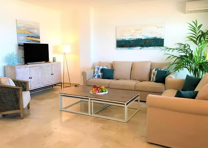 Beachfront Penthouse - El Mirador De Bermuda Beach Apartment