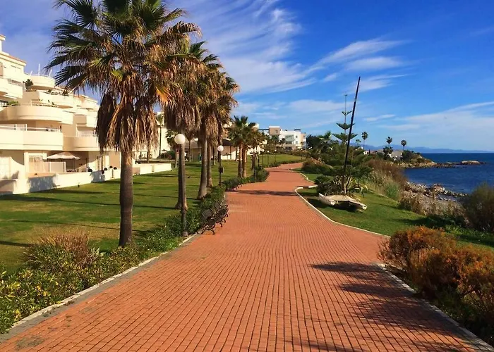 Beachfront Penthouse - El Mirador De Bermuda Beach Apartment *