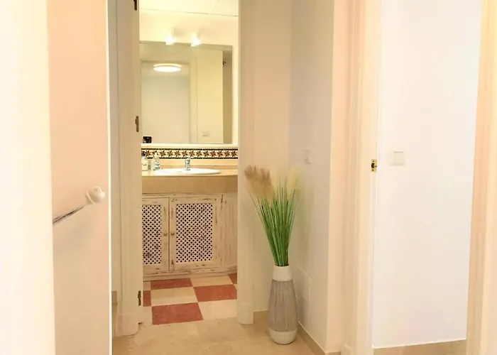 Beachfront Penthouse - El Mirador De Bermuda Beach Apartment