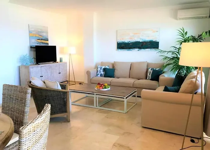 Beachfront Penthouse - El Mirador De Bermuda Beach Apartment *