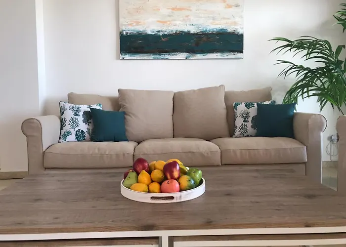 Beachfront PENTHOUSE - El MIRADOR DE BERMUDA BEACH *