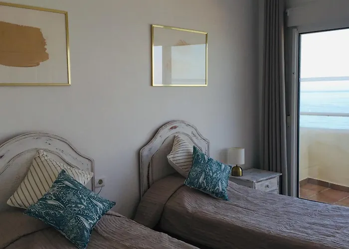 Beachfront Penthouse - El Mirador De Bermuda Beach 公寓 埃斯特波纳