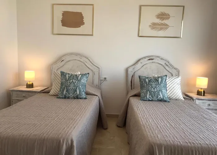 Beachfront PENTHOUSE - El MIRADOR DE BERMUDA BEACH * Estepona