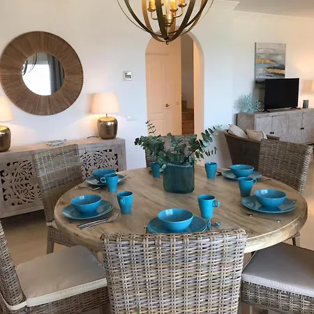 Beachfront Penthouse - El Mirador De Bermuda 埃斯特波纳