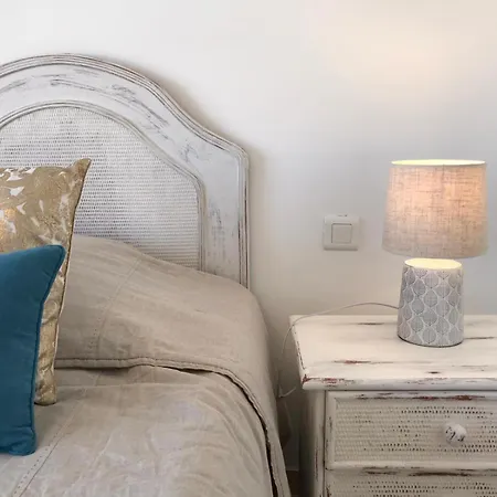 Beachfront Penthouse - El Mirador De Bermuda 埃斯特波纳