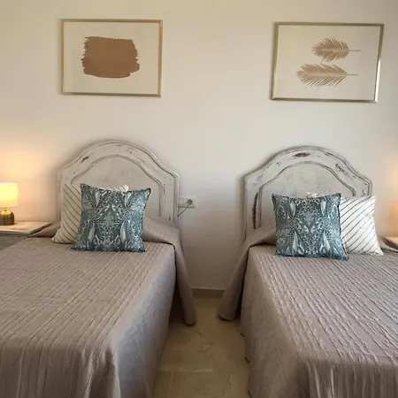 Beachfront Penthouse - El Mirador De Bermuda * 埃斯特波纳