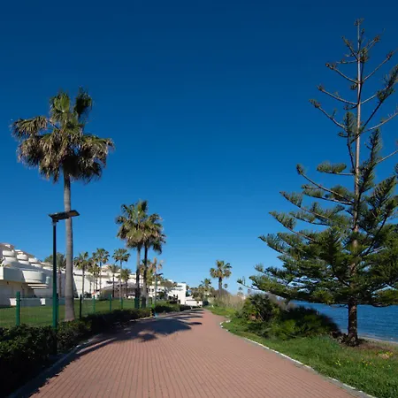 Beachfront Penthouse - El Mirador De Bermuda 埃斯特波纳