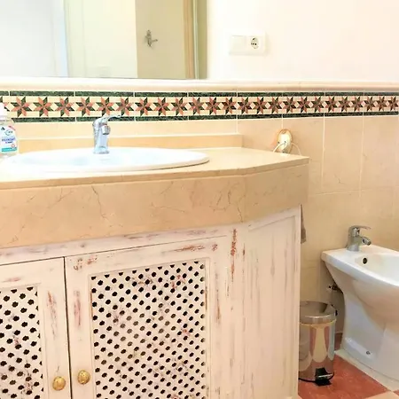 Penthouse Bermuda 2 * אסטפונה