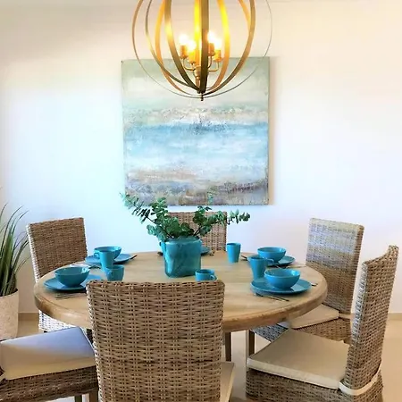 Penthouse Bermuda 2 אסטפונה