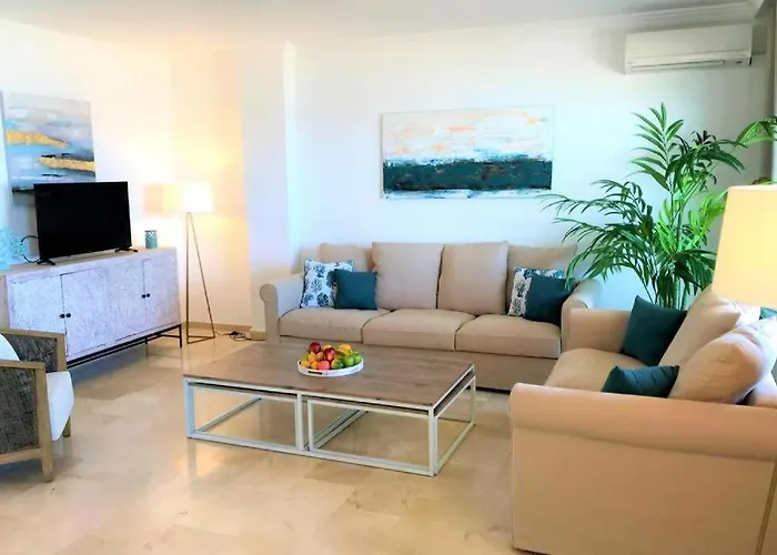 아파트 Beachfront Penthouse - El Mirador De Bermuda Beach 에스테포나