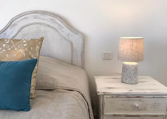 Beachfront Penthouse - El Mirador De Bermuda Beach 에스테포나