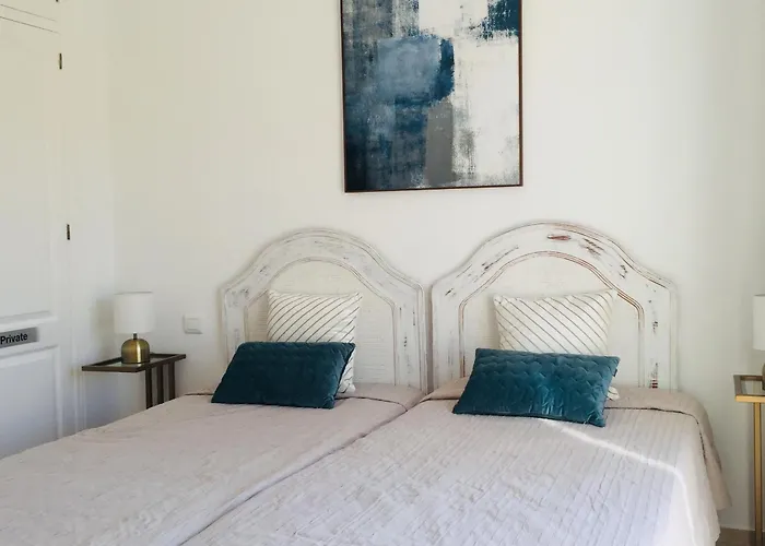 Beachfront Penthouse - El Mirador De Bermuda Beach 아파트