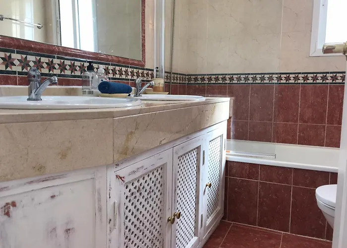 아파트 Beachfront Penthouse - El Mirador De Bermuda Beach 에스테포나